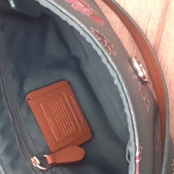 NEW!COACH..REVERSEABLE FLAP CROSSBODY WITH MATCHING WALLET..FLAWED - Picture 8 of 13